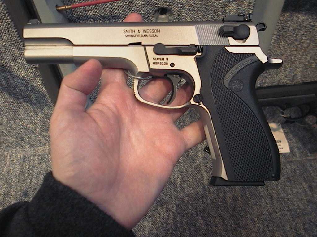 9 mm pistol blind